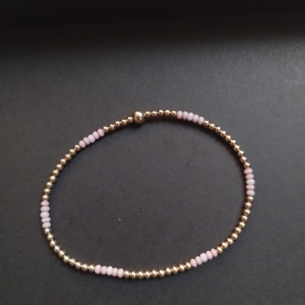 Elegant Gold and Pink Beaded Bracelet